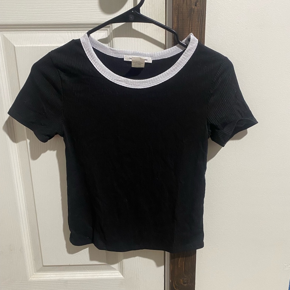 Black cropped shirt
